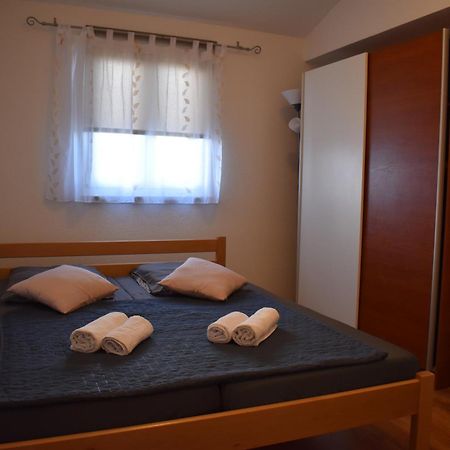 Apartment Gordana プーラ エクステリア 写真